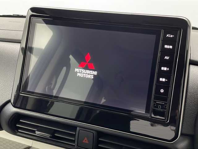 三菱 デリカミニ T プレミアム 新潟県 2023(令5)年 2万km グレーＭⅡ 4WD・ターボ/ナビ/（フルセグテレビ/DVD/Bluetooth）/アラウンドビューモニター/両側パワースライドドア/アダプティブLEDヘッドライト/スマートキー/プッシュスタート/マイパイロット/デジタルルームミラー/前席シートヒーター/ステアリングヒーター/ハンズフリースライドドア/ハーフレザーシート/前後ドライブレコーダー/取扱説明書/保証書/スペアキー