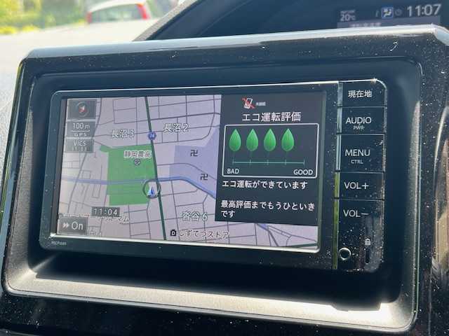 トヨタ ヴォクシー ハイブリッド X 静岡県 2016(平28)年 8万km ブラッキッシュアゲハガラスフレーク ワンオーナー/純正ナビ/ワンセグTV/CD/SD/BT/バックカメラ/両側パワースライドドア/プリクラッシュセーフティ/レーンキープアシスト/オートハイビーム/前後ドライブレコーダー/LEDヘッドライト/ビルトインETC/純正15インチAW/スマートキー×2/保証書/取扱説明書/ナビ取扱説明書/R1/3/4点検記録簿有