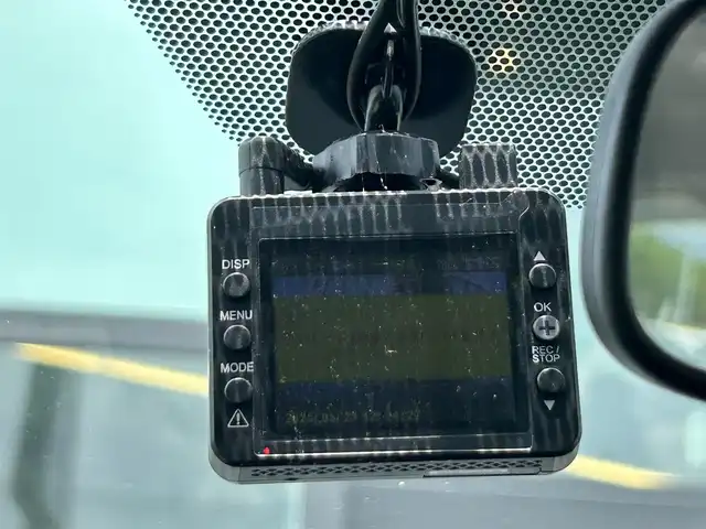 トヨタ アクア G G’s 奈良県 2014(平26)年 4.9万km ライムホワイトパールクリスタルシャイン 純正ナビ　/フルセグＴＶ　/Ｂｌｕｅｔｏｏｔｈ　/ＥＴＣ　/バックカメラ/ドライブレコーダー　/純正アルミホイール　/純正フロアマット　/社外テールランプ　/社外マフラー　/スペアキー　/ＬＥＤヘッドライト　/オートライト　/エアバッグ
