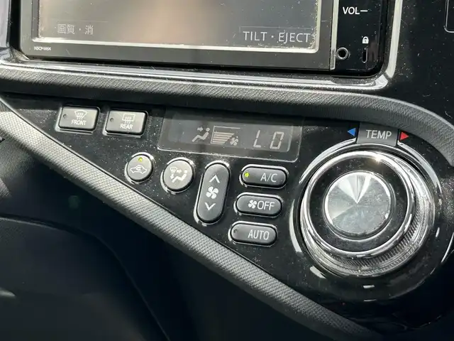 トヨタ アクア G G’s 奈良県 2014(平26)年 4.9万km ライムホワイトパールクリスタルシャイン 純正ナビ　/フルセグＴＶ　/Ｂｌｕｅｔｏｏｔｈ　/ＥＴＣ　/バックカメラ/ドライブレコーダー　/純正アルミホイール　/純正フロアマット　/社外テールランプ　/社外マフラー　/スペアキー　/ＬＥＤヘッドライト　/オートライト　/エアバッグ
