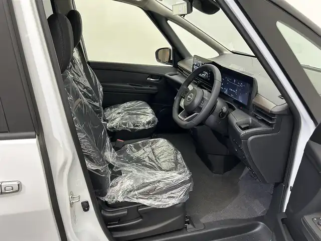 日産 セレナ ハイウェイスター V 愛媛県 2025(令7)年 0.1万km未満 プリズムホワイト 12.3インチ純正ディスプレイオーディオ　全方位カメラ　フルセグTV　寒冷地仕様　ETC　フリップダウンモニター 前後ドライブレコーダー シートヒーター　純正アルミホイール　コーナーセンサー ステアリングヒーター　