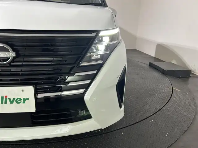 日産 セレナ ハイウェイスター V 愛媛県 2025(令7)年 0.1万km未満 プリズムホワイト 12.3インチ純正ディスプレイオーディオ　全方位カメラ　フルセグTV　寒冷地仕様　ETC　フリップダウンモニター 前後ドライブレコーダー シートヒーター　純正アルミホイール　コーナーセンサー ステアリングヒーター　