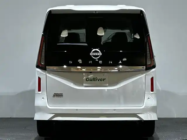 日産 セレナ ハイウェイスター V 愛媛県 2025(令7)年 0.1万km未満 プリズムホワイト 12.3インチ純正ディスプレイオーディオ　全方位カメラ　フルセグTV　寒冷地仕様　ETC　フリップダウンモニター 前後ドライブレコーダー シートヒーター　純正アルミホイール　コーナーセンサー ステアリングヒーター　