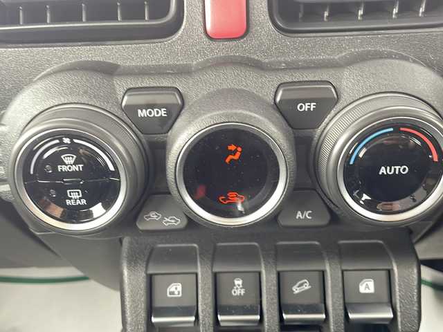 スズキ ジムニー XL 山梨県 2021(令3)年 4.7万km シフォンアイボリーM 純正ナビ/フルセグ CD Bluetooth/衝突軽減装置/ETC/純正アルミホイール/オートマチックハイビーム/Bluetooth再生/シートヒーター/オートエアコン/スマートキー/盗難防止装置/レーンキープアシスト/４WDターボ