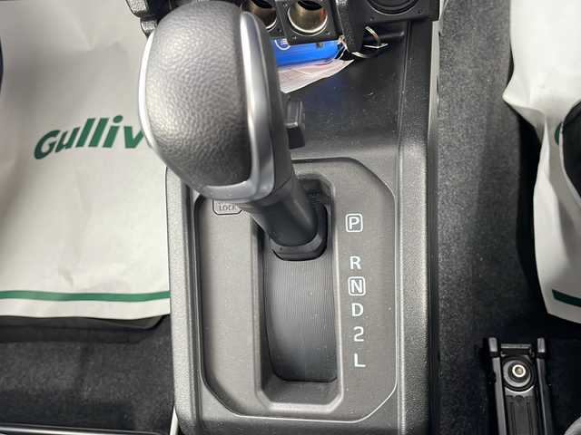 スズキ ジムニー XL 山梨県 2021(令3)年 4.7万km シフォンアイボリーM 純正ナビ/フルセグ CD Bluetooth/衝突軽減装置/ETC/純正アルミホイール/オートマチックハイビーム/Bluetooth再生/シートヒーター/オートエアコン/スマートキー/盗難防止装置/レーンキープアシスト/４WDターボ