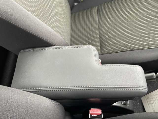 スズキ ジムニー XL 山梨県 2021(令3)年 4.7万km シフォンアイボリーM 純正ナビ/フルセグ CD Bluetooth/衝突軽減装置/ETC/純正アルミホイール/オートマチックハイビーム/Bluetooth再生/シートヒーター/オートエアコン/スマートキー/盗難防止装置/レーンキープアシスト/４WDターボ