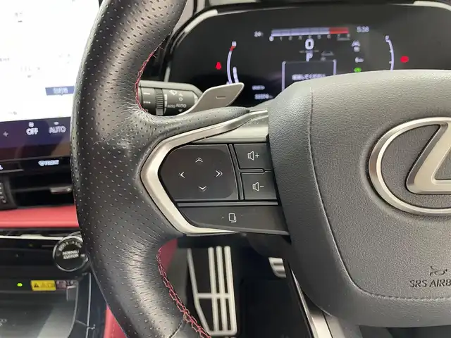 レクサス ＮＸ 350h Fスポーツ 滋賀県 2022(令4)年 3.4万km ホワイトノーヴァガラスフレーク 禁煙車/サンルーフ/ルーフレール/オレンジキャリパー/おくだけ充電/14インチ純正ナビ【Bluetooth/CD/DVD/USB】/全方位カメラ/前後ドラレコ/パーキングアシスト/レザーシート/前席パワーシート/全席シートヒーター/前席エアシート/LEDライト/オートライト/オートハイビーム/前後ソナー/BSM/電動リアゲート/ETC2.0/パドルシフト/ヘッドアップディスプレイ/100V電源/レーダークルーズコントロール/レーンキープアシスト/純正エアロ/プッシュスタート/スマートキー