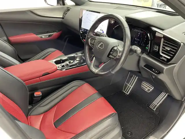 レクサス ＮＸ 350h Fスポーツ 滋賀県 2022(令4)年 3.4万km ホワイトノーヴァガラスフレーク 禁煙車/サンルーフ/ルーフレール/オレンジキャリパー/おくだけ充電/14インチ純正ナビ【Bluetooth/CD/DVD/USB】/全方位カメラ/前後ドラレコ/パーキングアシスト/レザーシート/前席パワーシート/全席シートヒーター/前席エアシート/LEDライト/オートライト/オートハイビーム/前後ソナー/BSM/電動リアゲート/ETC2.0/パドルシフト/ヘッドアップディスプレイ/100V電源/レーダークルーズコントロール/レーンキープアシスト/純正エアロ/プッシュスタート/スマートキー