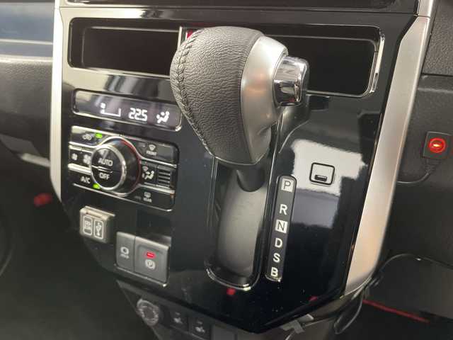 トヨタ ルーミー カスタムG 道央・札幌 2020(令2)年 2.8万km パールホワイトⅢ ・4WD/寒冷地仕様/・衝突回避支援ブレーキ機能/・衝突警報機能/ペダル踏み間違い時加速抑制装置/・オートハイビーム/LEDライト/・アダプティブクルーズコントロール/・純正オーディオディスプレイ/・フルセグTV/BT/Apple Carplay/Android Auto/・バックカメラ/全方位カメラ/・運転席/助手席シートヒーター/・両側パワースライドドア/・エンジンスターター/・冬タイヤ純正スチールホイル付き積込み/・横滑り防止装置/・アイドリングストップ/・ドアバイザー/・スペアキー１本/・ETC