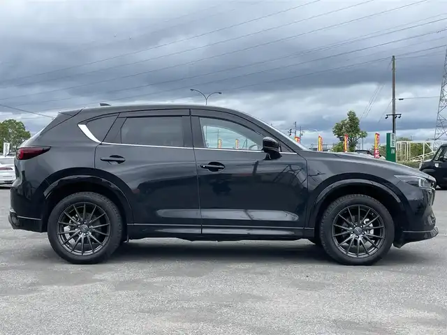 マツダ ＣＸ－５ 25S スポーツアピアランス 道央・札幌 2023(令5)年 3.4万km ジェットブラックマイカ ４WD/ワンオーナー/BOSEプレミアムサウンドシステム/純正メーカーナビ/CD/DVD/BT/フルセグ/衝突被害軽減ブレーキ/横滑り防止装置/レーダークルーズコントロール/レーンキープアシスト/オフロードトランクションアシスト/クリアランスソナー/ブラインドスポットモニター/アラウンドビューモニター/ETC/ドライブレコーダー/アイドリングストップ/SPORTMODE/パワーバックドア/前席パワーシート/D席メモリーシート/前席シートヒーター/レザーシート/革巻きステアリング/ステアリングリモコン/パドルシフト/ハンドルヒーター/置くだけ充電/電動パーキング/オートブレーキホールド/MTモード付AT/プッシュスタート/スマートキー/LEDヘッドライト/オートライト/オートハイビーム/電動格納ミラー/ウィンカーミラー/純正ラバーフロアマット/ドアバイザー/純正AW付夏タイヤ積込/225/55/R19/223年/山5mm