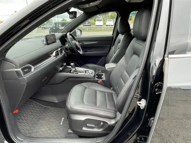 マツダ ＣＸ－５ 25S スポーツアピアランス 道央・札幌 2023(令5)年 3.4万km ジェットブラックマイカ ４WD/ワンオーナー/BOSEプレミアムサウンドシステム/純正メーカーナビ/CD/DVD/BT/フルセグ/衝突被害軽減ブレーキ/横滑り防止装置/レーダークルーズコントロール/レーンキープアシスト/オフロードトランクションアシスト/クリアランスソナー/ブラインドスポットモニター/アラウンドビューモニター/ETC/ドライブレコーダー/アイドリングストップ/SPORTMODE/パワーバックドア/前席パワーシート/D席メモリーシート/前席シートヒーター/レザーシート/革巻きステアリング/ステアリングリモコン/パドルシフト/ハンドルヒーター/置くだけ充電/電動パーキング/オートブレーキホールド/MTモード付AT/プッシュスタート/スマートキー/LEDヘッドライト/オートライト/オートハイビーム/電動格納ミラー/ウィンカーミラー/純正ラバーフロアマット/ドアバイザー/純正AW付夏タイヤ積込/225/55/R19/223年/山5mm