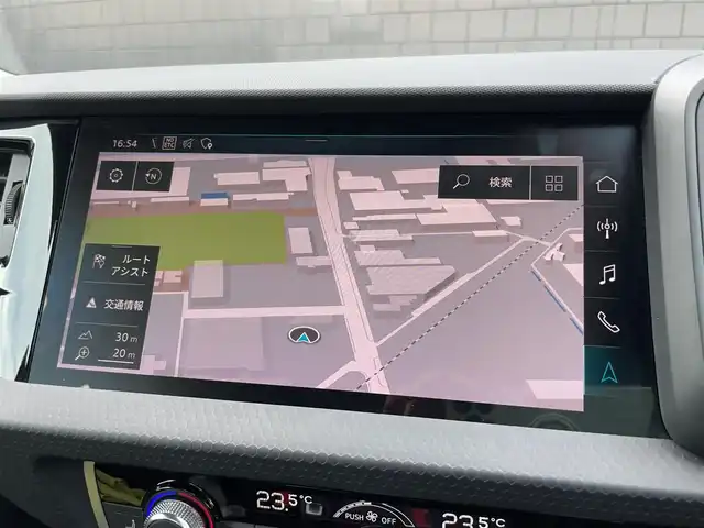 アウディ Ａ１ SB 25TFSI 静岡県 2020(令2)年 1.6万km グレイシアホワイトメタリック 純正ナビ：MMIナビゲーション/バーチャルコックピット/Bluetooth接続/ETC2.0/前席シートヒーター/前後コーナーセンサー/レーンキープアシスト/クルーズコントロール/USB充電ポート/スマートキー/バックカメラ/アイドリングストップ/パーキングアシスト/純正フロアマット/純正15インチAW