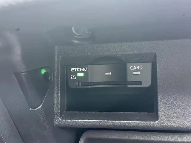 アウディ Ａ１ SB 25TFSI 静岡県 2020(令2)年 1.6万km グレイシアホワイトメタリック 純正ナビ：MMIナビゲーション/バーチャルコックピット/Bluetooth接続/ETC2.0/前席シートヒーター/前後コーナーセンサー/レーンキープアシスト/クルーズコントロール/USB充電ポート/スマートキー/バックカメラ/アイドリングストップ/パーキングアシスト/純正フロアマット/純正15インチAW
