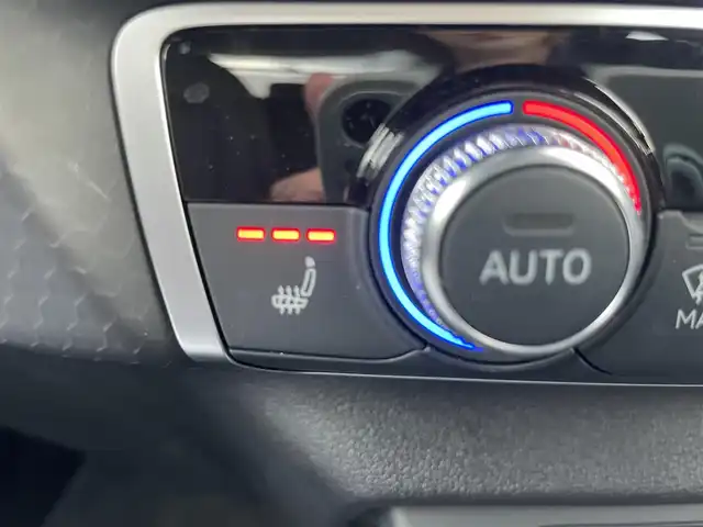 アウディ Ａ１ SB 25TFSI 静岡県 2020(令2)年 1.6万km グレイシアホワイトメタリック 純正ナビ：MMIナビゲーション/バーチャルコックピット/Bluetooth接続/ETC2.0/前席シートヒーター/前後コーナーセンサー/レーンキープアシスト/クルーズコントロール/USB充電ポート/スマートキー/バックカメラ/アイドリングストップ/パーキングアシスト/純正フロアマット/純正15インチAW