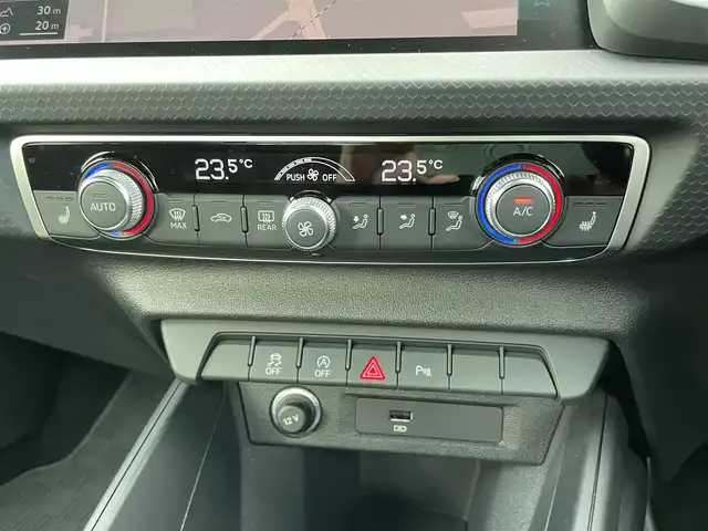 アウディ Ａ１ SB 25TFSI 静岡県 2020(令2)年 1.6万km グレイシアホワイトメタリック 純正ナビ：MMIナビゲーション/バーチャルコックピット/Bluetooth接続/ETC2.0/前席シートヒーター/前後コーナーセンサー/レーンキープアシスト/クルーズコントロール/USB充電ポート/スマートキー/バックカメラ/アイドリングストップ/パーキングアシスト/純正フロアマット/純正15インチAW