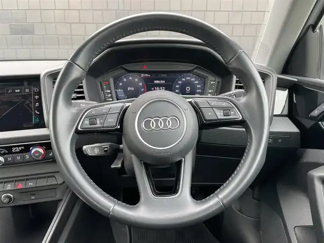 アウディ Ａ１ SB 25TFSI 静岡県 2020(令2)年 1.6万km グレイシアホワイトメタリック 純正ナビ：MMIナビゲーション/バーチャルコックピット/Bluetooth接続/ETC2.0/前席シートヒーター/前後コーナーセンサー/レーンキープアシスト/クルーズコントロール/USB充電ポート/スマートキー/バックカメラ/アイドリングストップ/パーキングアシスト/純正フロアマット/純正15インチAW