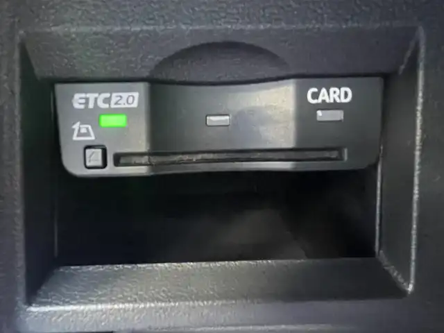 アウディ Ａ１ SB 25TFSI 高知県 2020(令2)年 1.6万km グレイシアホワイトメタリック アシスタンス・パッケージ/アクティブレーンアシスト/アダプティブクルーズコントロール/プレセンスベーシック/ハイビームアシスト/自動防眩ルームミラー/コンビニエンス・パッケージ/アドバンスキー/リヤビューカメラ/パーキングシステム/前席シートヒーター/コントラストルーフ/ブラックルーフ/ブラックリアスポイラー/純正15インチAW/ナビゲーション・パッケージ/MMIナビゲーションシステム/アウディコネクト/バーチャルコックピット/革巻きステアリングホイール/LEDパッケージ/LEDヘッドライト/LEDリアコンビネーションランプ/ETC/保証書/取説/スペアキー