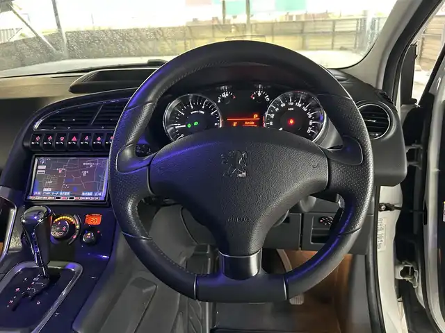 プジョー ３００８ グリフ 静岡県 2010(平22)年 4.7万km 白