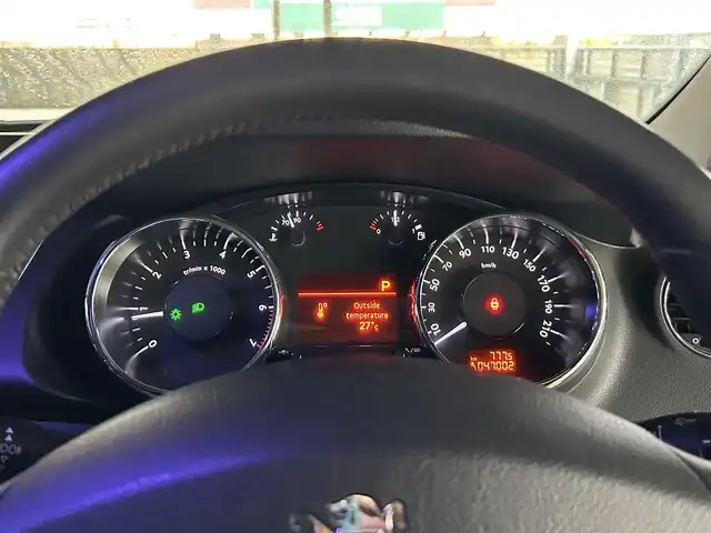 プジョー ３００８ グリフ 静岡県 2010(平22)年 4.7万km 白