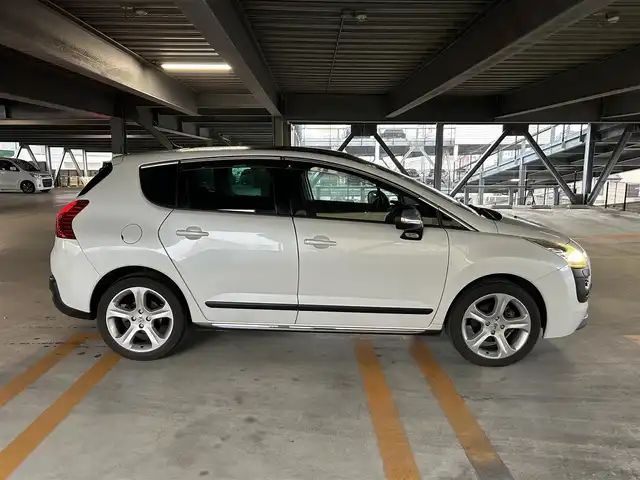 プジョー ３００８ グリフ 静岡県 2010(平22)年 4.7万km 白