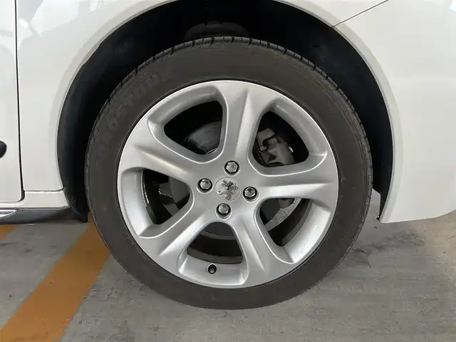 プジョー ３００８ グリフ 静岡県 2010(平22)年 4.7万km 白