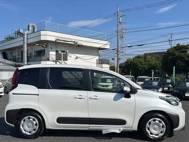 トヨタ シエンタ ハイブリッド X 東京都 2025(令7)年 0.1万km未満 プラチナホワイトパールマイカ トヨタセーフティセンス/片側パワースライドドア/LEDヘッドライト
