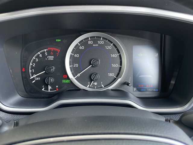 トヨタ カローラ クロス ハイブリッド G 愛知県 2022(令4)年 1.4万km プラチナホワイトパールマイカ 衝突軽減システム/純正ディスプレイオーディオ　ナビ機能なし/レーダークルーズコントロール/Bluetooth/バックカメラ/コーナーセンサー/純正アルミホイール/ブラインドスポットモニター/LEDヘッドライト/オートマチックハイビーム/ETC/ステアリングスイッチ/スマートキー/プッシュスタート