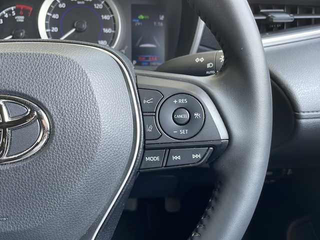 トヨタ カローラ クロス ハイブリッド G 愛知県 2022(令4)年 1.4万km プラチナホワイトパールマイカ 衝突軽減システム/純正ディスプレイオーディオ　ナビ機能なし/レーダークルーズコントロール/Bluetooth/バックカメラ/コーナーセンサー/純正アルミホイール/ブラインドスポットモニター/LEDヘッドライト/オートマチックハイビーム/ETC/ステアリングスイッチ/スマートキー/プッシュスタート