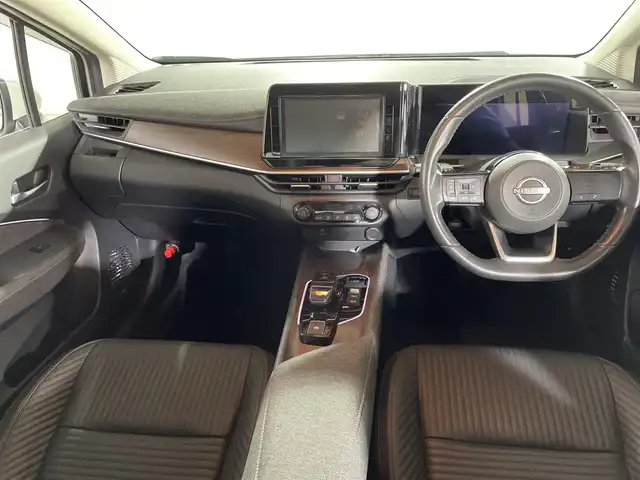 日産 オーラ G レザーエディション 福岡県 2022(令4)年 1.6万km ピュアホワイトパール 純正メモリナビ/アラウンドビューモニター/黒革シート/ワンオーナー/前後ドライブレコーダー/レーンアシスト/衝突軽減/オートライト/オートハイビーム/フルセグテレビ/プッシュスタート/純正17インチアルミホイール