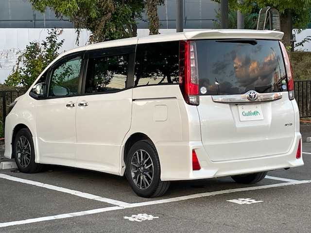 トヨタ ノア Si ダブルバイビー 宮城県 2017(平29)年 11.4万km ホワイトパールクリスタルシャイン 純正９型ナビ/純正フリップダウンモニター/両側電動スライドドア/バックカメラ/フルセグ/CD/DVD/Bluetooth/クルコン/ETC/スマートキー/スペアキー/オートライト/オートマチックハイビーム/フォグライト/ハーフレザーシート/前後ドラレコ/ステアリングスイッチ