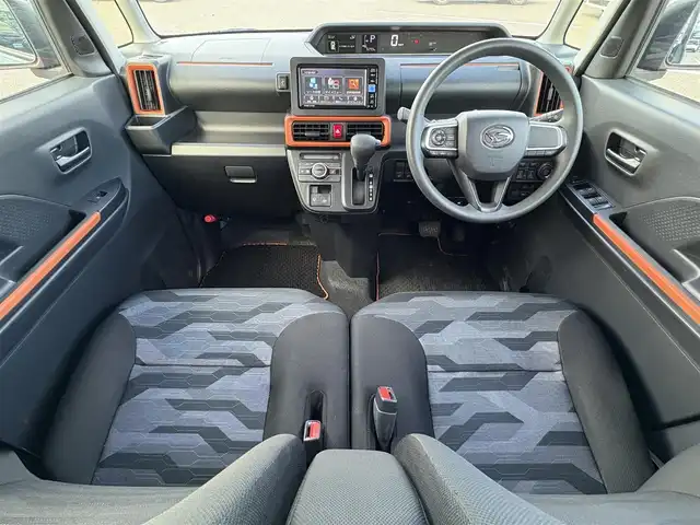 ダイハツ タント ファンクロス 大分県 2023(令5)年 1万km レイクブルーメタリック ・純正ナビ(CD/DVD/SD/USB)/・バックカメラ/・フルセグテレビ/・両側パワースライドドア/・スマートアシスト/・コーナーセンサー/・ドライブレコーダー/・ETC/・シートヒーター/・オートハイビーム/・純正フロアマット/・純正アルミホイール