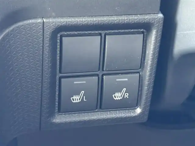 ダイハツ タント ファンクロス 大分県 2023(令5)年 1万km レイクブルーメタリック ・純正ナビ(CD/DVD/SD/USB)/・バックカメラ/・フルセグテレビ/・両側パワースライドドア/・スマートアシスト/・コーナーセンサー/・ドライブレコーダー/・ETC/・シートヒーター/・オートハイビーム/・純正フロアマット/・純正アルミホイール