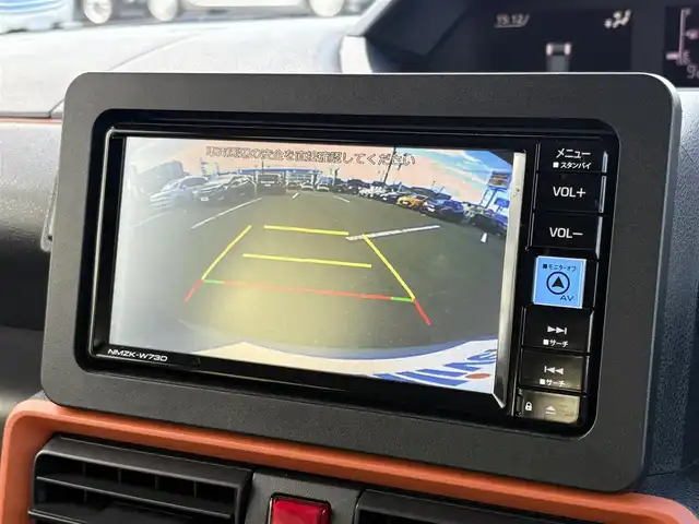 ダイハツ タント ファンクロス 大分県 2023(令5)年 1万km レイクブルーメタリック ・純正ナビ(CD/DVD/SD/USB)/・バックカメラ/・フルセグテレビ/・両側パワースライドドア/・スマートアシスト/・コーナーセンサー/・ドライブレコーダー/・ETC/・シートヒーター/・オートハイビーム/・純正フロアマット/・純正アルミホイール