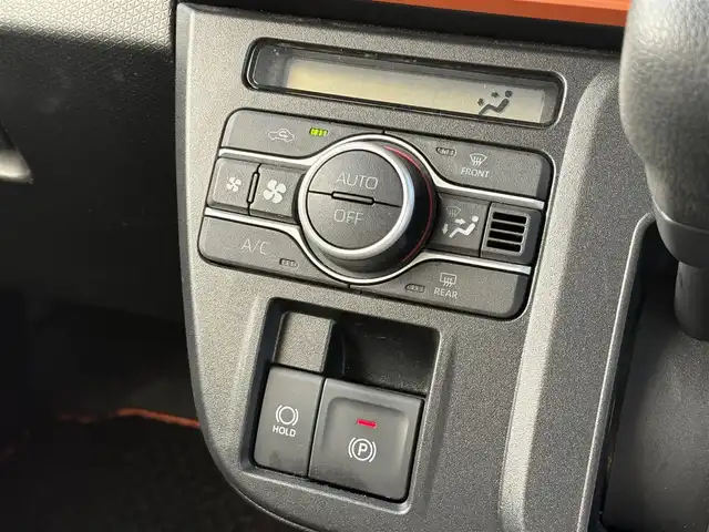 ダイハツ タント ファンクロス 大分県 2023(令5)年 1万km レイクブルーメタリック ・純正ナビ(CD/DVD/SD/USB)/・バックカメラ/・フルセグテレビ/・両側パワースライドドア/・スマートアシスト/・コーナーセンサー/・ドライブレコーダー/・ETC/・シートヒーター/・オートハイビーム/・純正フロアマット/・純正アルミホイール