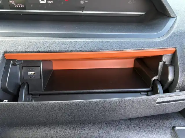 ダイハツ タント ファンクロス 大分県 2023(令5)年 1万km レイクブルーメタリック ・純正ナビ(CD/DVD/SD/USB)/・バックカメラ/・フルセグテレビ/・両側パワースライドドア/・スマートアシスト/・コーナーセンサー/・ドライブレコーダー/・ETC/・シートヒーター/・オートハイビーム/・純正フロアマット/・純正アルミホイール