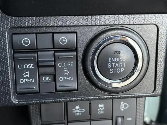 ダイハツ タント ファンクロス 大分県 2023(令5)年 1万km レイクブルーメタリック ・純正ナビ(CD/DVD/SD/USB)/・バックカメラ/・フルセグテレビ/・両側パワースライドドア/・スマートアシスト/・コーナーセンサー/・ドライブレコーダー/・ETC/・シートヒーター/・オートハイビーム/・純正フロアマット/・純正アルミホイール