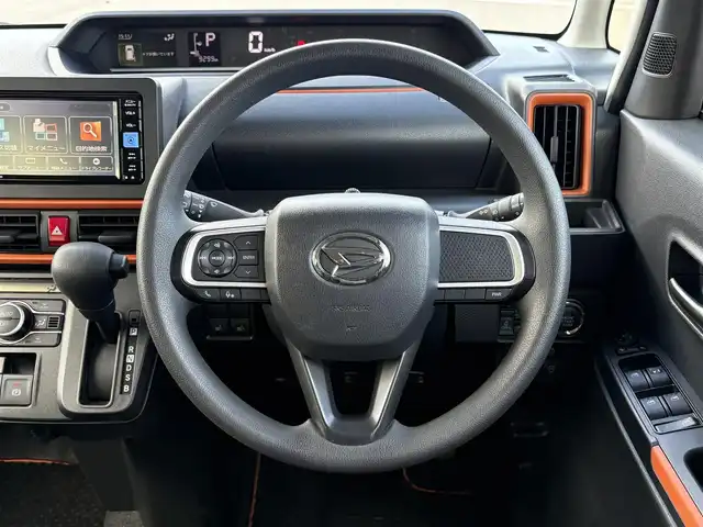 ダイハツ タント ファンクロス 大分県 2023(令5)年 1万km レイクブルーメタリック ・純正ナビ(CD/DVD/SD/USB)/・バックカメラ/・フルセグテレビ/・両側パワースライドドア/・スマートアシスト/・コーナーセンサー/・ドライブレコーダー/・ETC/・シートヒーター/・オートハイビーム/・純正フロアマット/・純正アルミホイール