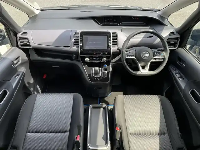 日産 セレナ e－パワー ハイウェイスター V 福岡県 2021(令3)年 5.7万km ダイヤモンドブラック 純正9型SDナビ(フルセグTV/CD/DVD/BT)プロパイロット衝突軽減ブレーキコーナーセンサーブラインドスポットモニター両側パワスラドラレコETCUSBポート純正LEDヘッドライト純正15インチアルミホイル純正フロアマットプッシュスタートスマートキー