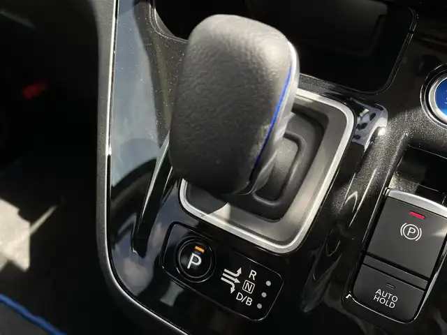 日産 セレナ e－パワー ハイウェイスター V 福岡県 2021(令3)年 5.7万km ダイヤモンドブラック 純正9型SDナビ(フルセグTV/CD/DVD/BT)プロパイロット衝突軽減ブレーキコーナーセンサーブラインドスポットモニター両側パワスラドラレコETCUSBポート純正LEDヘッドライト純正15インチアルミホイル純正フロアマットプッシュスタートスマートキー
