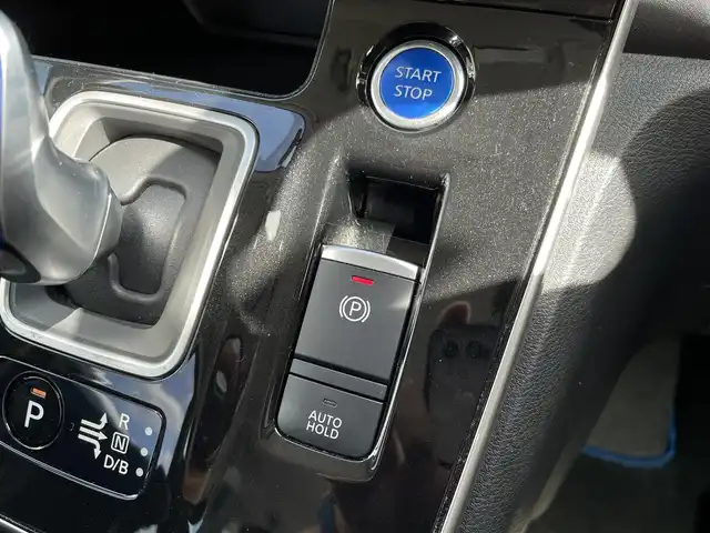 日産 セレナ e－パワー ハイウェイスター V 福岡県 2021(令3)年 5.7万km ダイヤモンドブラック 純正9型SDナビ(フルセグTV/CD/DVD/BT)プロパイロット衝突軽減ブレーキコーナーセンサーブラインドスポットモニター両側パワスラドラレコETCUSBポート純正LEDヘッドライト純正15インチアルミホイル純正フロアマットプッシュスタートスマートキー