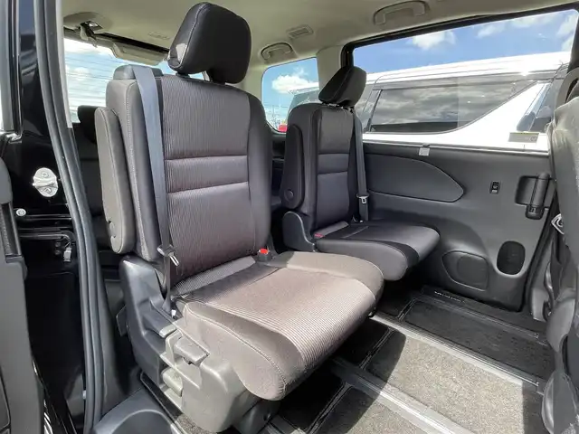 日産 セレナ e－パワー ハイウェイスター V 福岡県 2021(令3)年 5.7万km ダイヤモンドブラック 純正9型SDナビ(フルセグTV/CD/DVD/BT)プロパイロット衝突軽減ブレーキコーナーセンサーブラインドスポットモニター両側パワスラドラレコETCUSBポート純正LEDヘッドライト純正15インチアルミホイル純正フロアマットプッシュスタートスマートキー