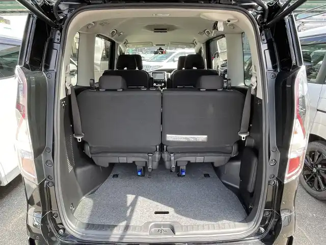 日産 セレナ e－パワー ハイウェイスター V 福岡県 2021(令3)年 5.7万km ダイヤモンドブラック 純正9型SDナビ(フルセグTV/CD/DVD/BT)プロパイロット衝突軽減ブレーキコーナーセンサーブラインドスポットモニター両側パワスラドラレコETCUSBポート純正LEDヘッドライト純正15インチアルミホイル純正フロアマットプッシュスタートスマートキー