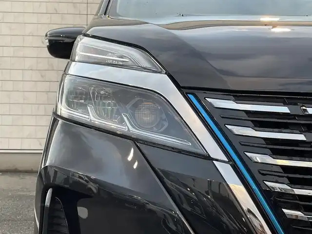 日産 セレナ e－パワー ハイウェイスター V 福岡県 2021(令3)年 5.7万km ダイヤモンドブラック 純正9型SDナビ(フルセグTV/CD/DVD/BT)プロパイロット衝突軽減ブレーキコーナーセンサーブラインドスポットモニター両側パワスラドラレコETCUSBポート純正LEDヘッドライト純正15インチアルミホイル純正フロアマットプッシュスタートスマートキー