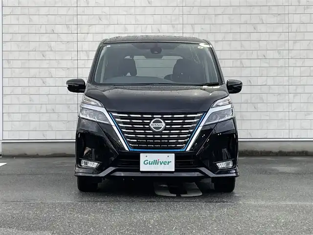 日産 セレナ e－パワー ハイウェイスター V 福岡県 2021(令3)年 5.7万km ダイヤモンドブラック 純正9型SDナビ(フルセグTV/CD/DVD/BT)プロパイロット衝突軽減ブレーキコーナーセンサーブラインドスポットモニター両側パワスラドラレコETCUSBポート純正LEDヘッドライト純正15インチアルミホイル純正フロアマットプッシュスタートスマートキー