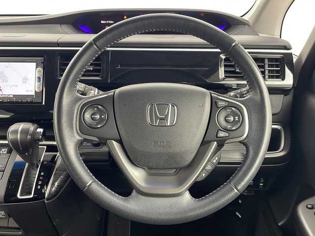 ホンダ ステップワゴン スパーダ クールスピリット 埼玉県 2015(平27)年 7.1万km 黒 純ナビ（VXM-155VSi）　ワンセグTV　Bluetooth　SD　CD　DVD/バックカメラ/アダプティブクルーズコントロール/両側パワースライドドア/ビルトインETC/前席シートヒーター/純正フロアマット/ワクワクゲート/純正アルミホイール/衝突軽減ブレーキ/先行車発進お知らせ機能/横滑り防止装置/路外逸脱抑制機能/レーンキープアシスト/オートライト