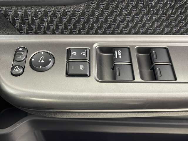 ホンダ ステップワゴン スパーダ クールスピリット 埼玉県 2015(平27)年 7.1万km 黒 純ナビ（VXM-155VSi）　ワンセグTV　Bluetooth　SD　CD　DVD/バックカメラ/アダプティブクルーズコントロール/両側パワースライドドア/ビルトインETC/前席シートヒーター/純正フロアマット/ワクワクゲート/純正アルミホイール/衝突軽減ブレーキ/先行車発進お知らせ機能/横滑り防止装置/路外逸脱抑制機能/レーンキープアシスト/オートライト