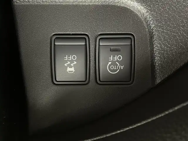 日産 セレナ ハイウェイスター Sハイブリッド 大分県 2013(平25)年 11.7万km エターナルスノーホワイト 純正ディーラーナビ【HMS512-D】/・フルセグTV/・AM/FM/・DISC/バックカメラ/後席用モニター/ドライブレコーダー/ウインカーミラー/片側パワースライドドア/クルーズコントロール/オートライト/プッシュスタート/スマートキー/パワーウィンドウ/パワーステアリング/横滑り防止システム