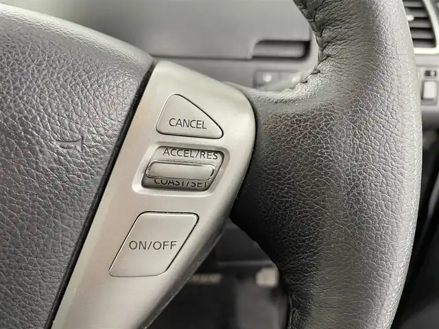 日産 セレナ ハイウェイスター Sハイブリッド 大分県 2013(平25)年 11.7万km エターナルスノーホワイト 純正ディーラーナビ【HMS512-D】/・フルセグTV/・AM/FM/・DISC/バックカメラ/後席用モニター/ドライブレコーダー/ウインカーミラー/片側パワースライドドア/クルーズコントロール/オートライト/プッシュスタート/スマートキー/パワーウィンドウ/パワーステアリング/横滑り防止システム