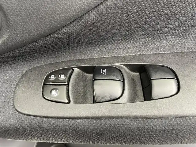 日産 セレナ ハイウェイスター Sハイブリッド 大分県 2013(平25)年 11.7万km エターナルスノーホワイト 純正ディーラーナビ【HMS512-D】/・フルセグTV/・AM/FM/・DISC/バックカメラ/後席用モニター/ドライブレコーダー/ウインカーミラー/片側パワースライドドア/クルーズコントロール/オートライト/プッシュスタート/スマートキー/パワーウィンドウ/パワーステアリング/横滑り防止システム