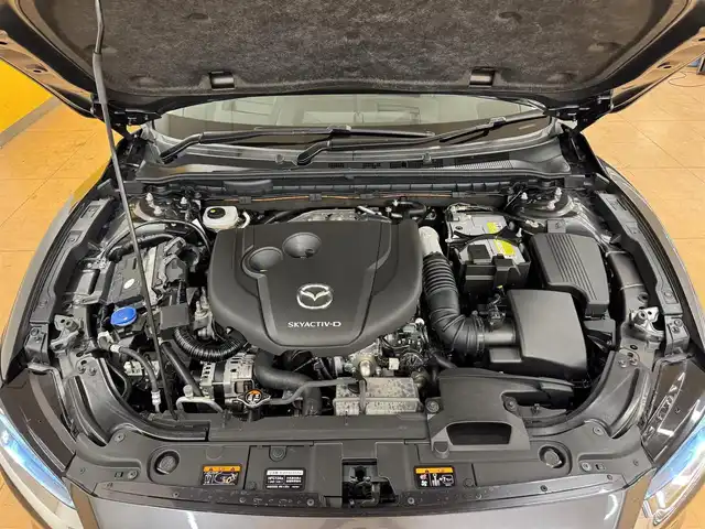 マツダ マツダ６ワゴン XD ブラックトーンエディション 群馬県 2022(令4)年 4万km マシーングレープレミアムM 安全装備/・衝突軽減ブレーキ/・クルーズコントロール/・クリアランスソナー/・レーンキープアシスト/・ブラインドスポット/・360°ビューモニター/・横滑り防止/・オートライト/・オートマチックハイビーム/純正コネクトナビ/・AM/FM/CD/DVD/・SD/USB/AUX/・Bluetooth/フルセグTV/ヘッドアップディスプレイ/前席シートヒーター/ハンドルヒーター/シートメモリー/前後ドライブレコーダー/LEDヘッドライト/フォグランプ/電動パーキング/オートホールド/ETC/純正フロアマット/純正19インチアルミホイール/スマートキー/プッシュスタート